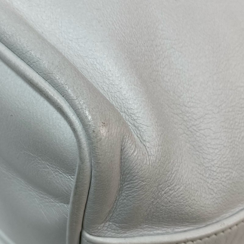 △ Chanel 香奈兒 White Lambskin Gold Tone Metal Small Bucket Bag No.23 白色小羊皮金色金屬水桶袋No.23 - 267000697-9