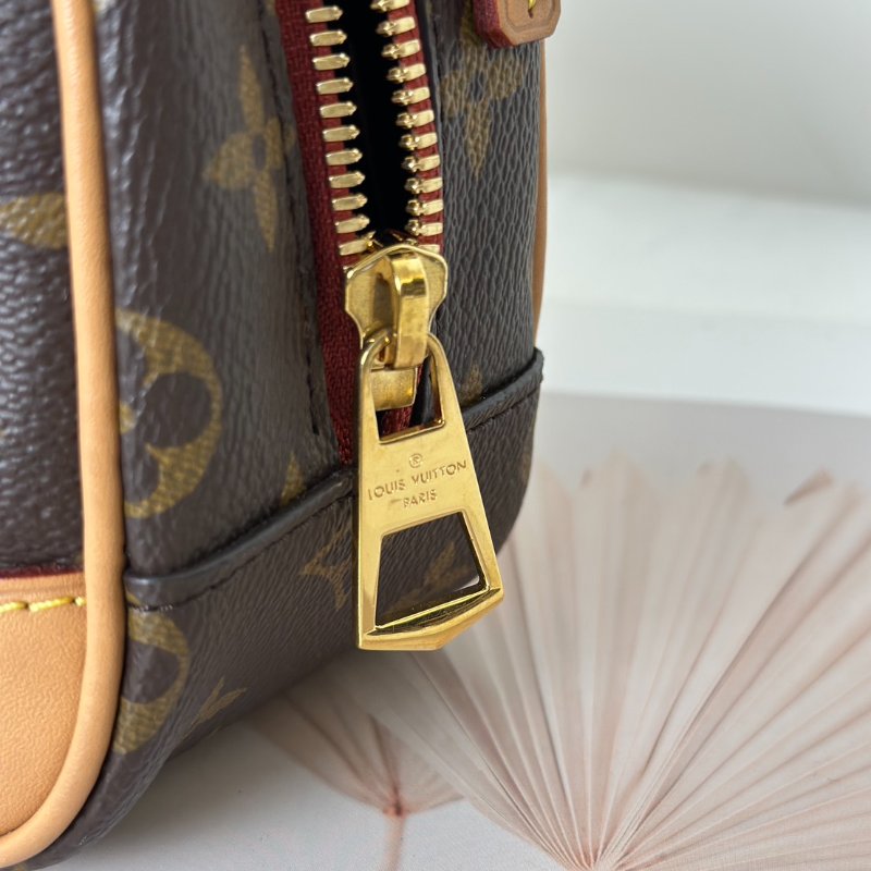 LOUIS VUITTON Deauville mini相機包-7