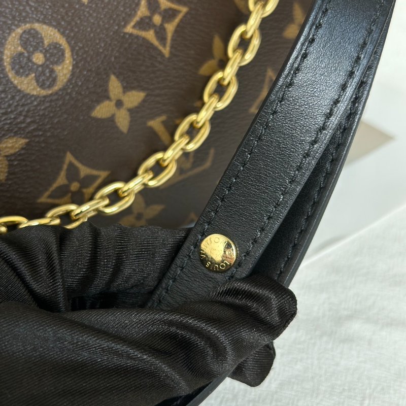 LOUIS VUITTON Boulogne牛角包 - PM黑-10