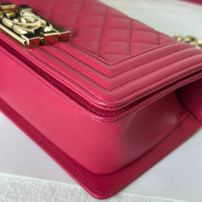 CHANEL Boy20 粒面牛皮口蓋包 - 桃紅金23開-7