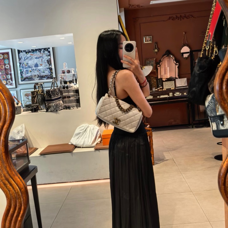 CHANEL 香奈兒 孟買系列 白色 油蠟牛皮 熔岩 CF 斜背包 肩背包 側背包 鍊條包-3
