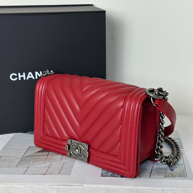 CHANEL Boy25 V紋牛皮口蓋包 - 紅銀22開-3