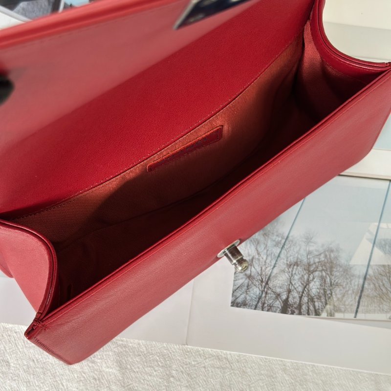 CHANEL Boy25 V紋牛皮口蓋包 - 紅銀22開-9