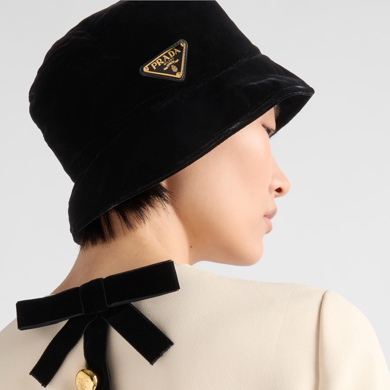 Prada 黑色絲絨漁夫帽-1