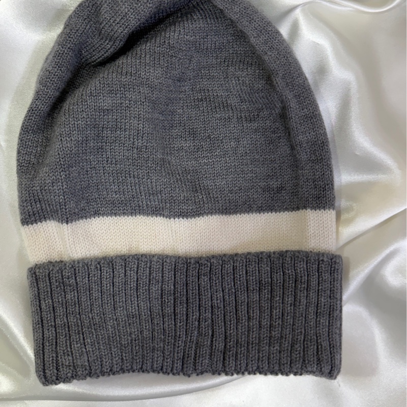 GUCCI 銀色GG Logo 白色條紋羊毛毛帽-2