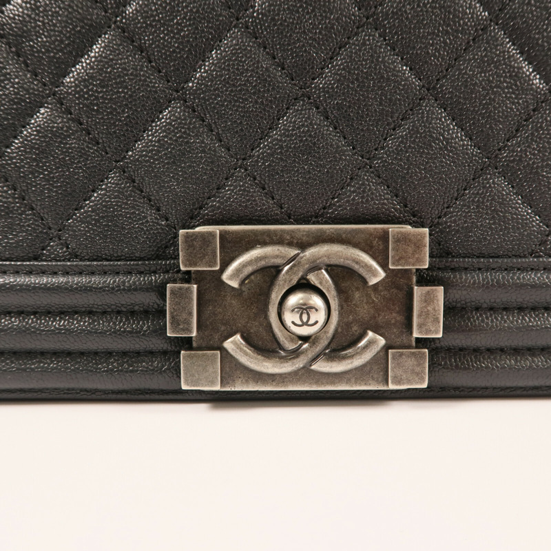 CHANEL 牛皮皮革Boy 20銀扣鏈帶肩背袋-9
