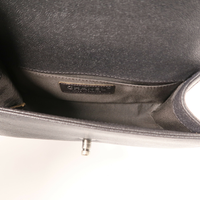 CHANEL 牛皮皮革Boy 20銀扣鏈帶肩背袋-11