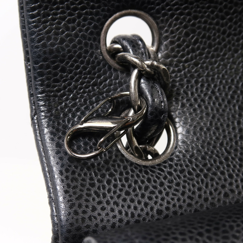 CHANEL 牛皮皮革Large Classic銀扣鏈帶肩背袋-17