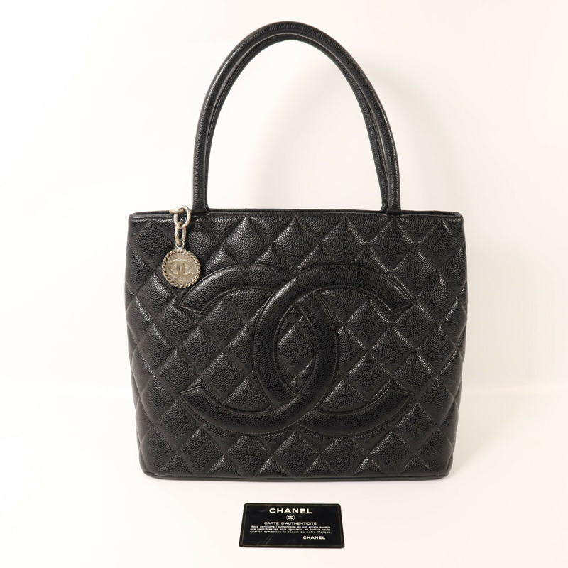 CHANEL 牛皮皮革Matelasse銀扣肩背袋-9