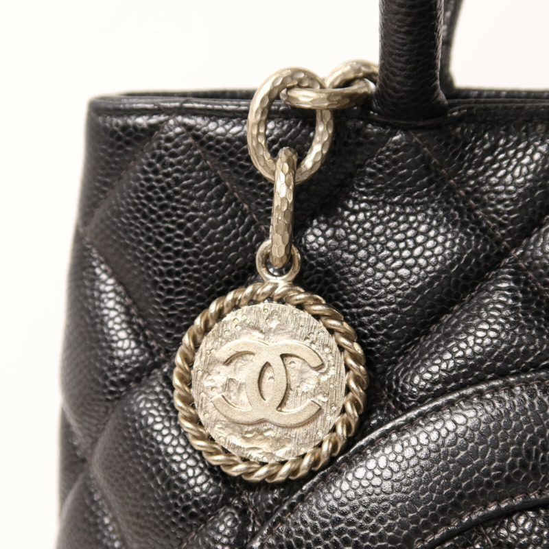 CHANEL 牛皮皮革Matelasse銀扣肩背袋-15