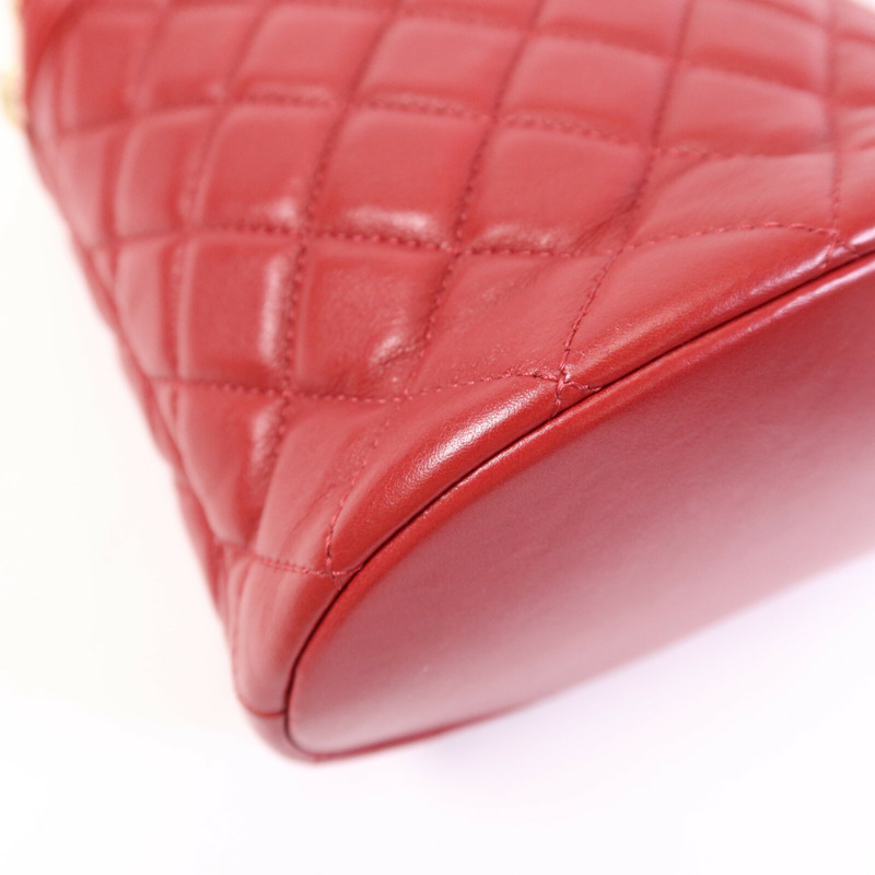 CHANEL 羊皮皮革Bucket Bag金扣鏈帶手挽肩背兩用袋-11