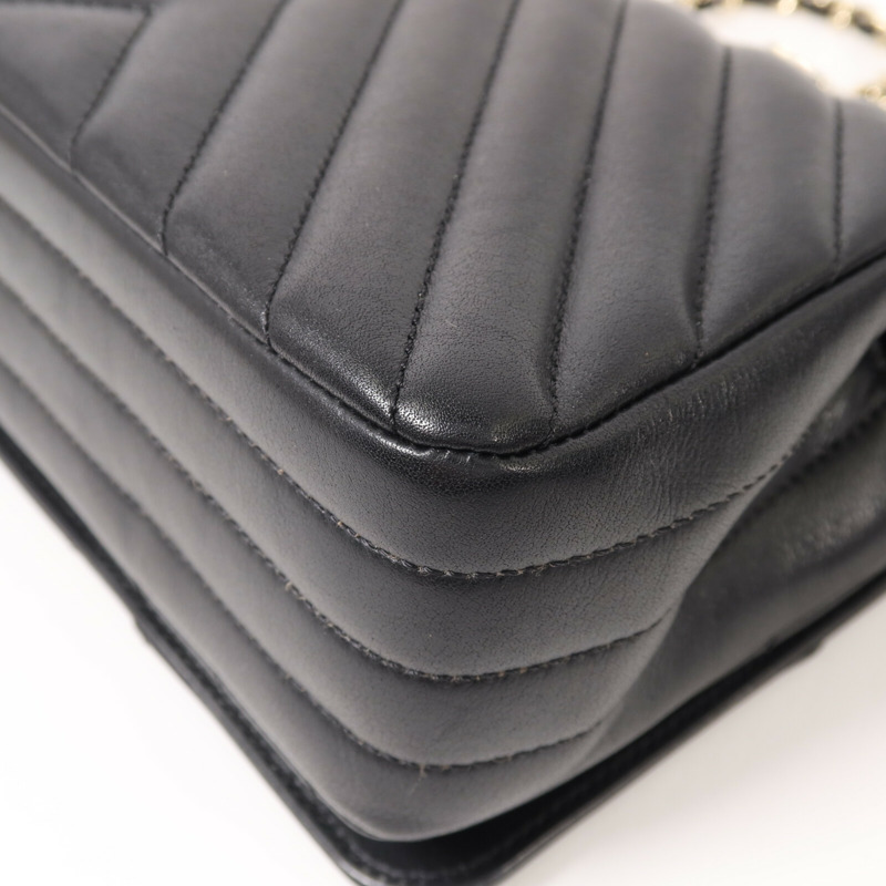 CHANEL 牛皮皮革Chain Shoulder金扣鏈帶肩背袋-13