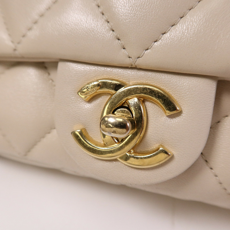 CHANEL 牛皮皮革Chain Shoulder金扣肩背袋-6