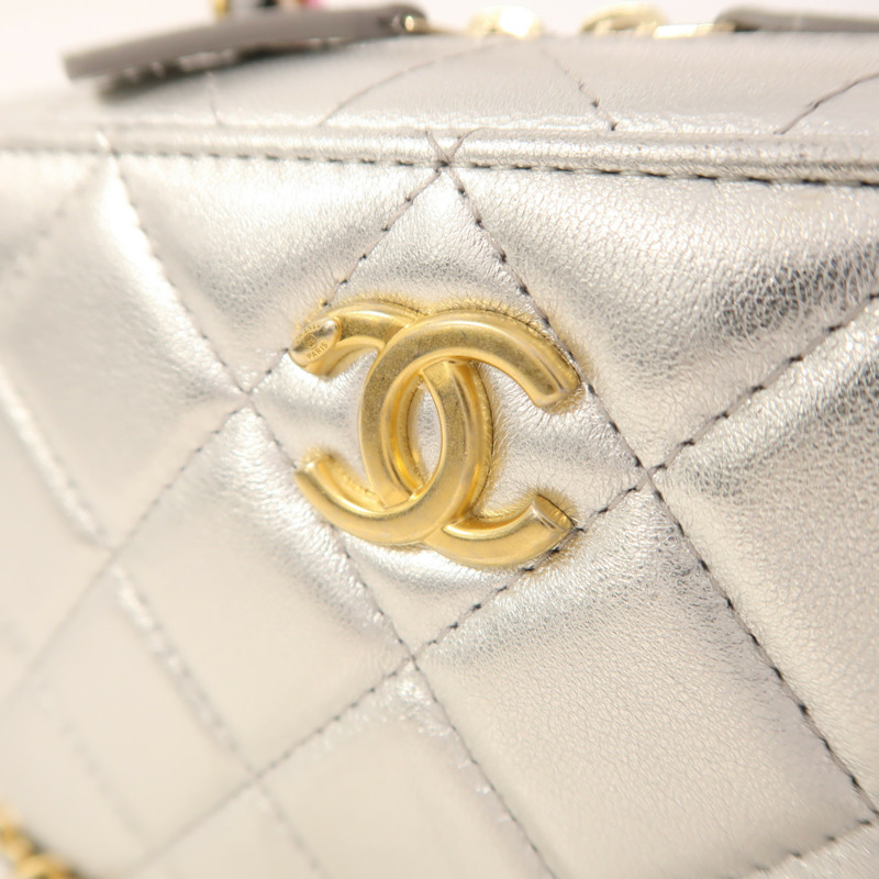 CHANEL 牛皮皮革Vanity Case金扣鏈帶手挽肩背兩用袋-9