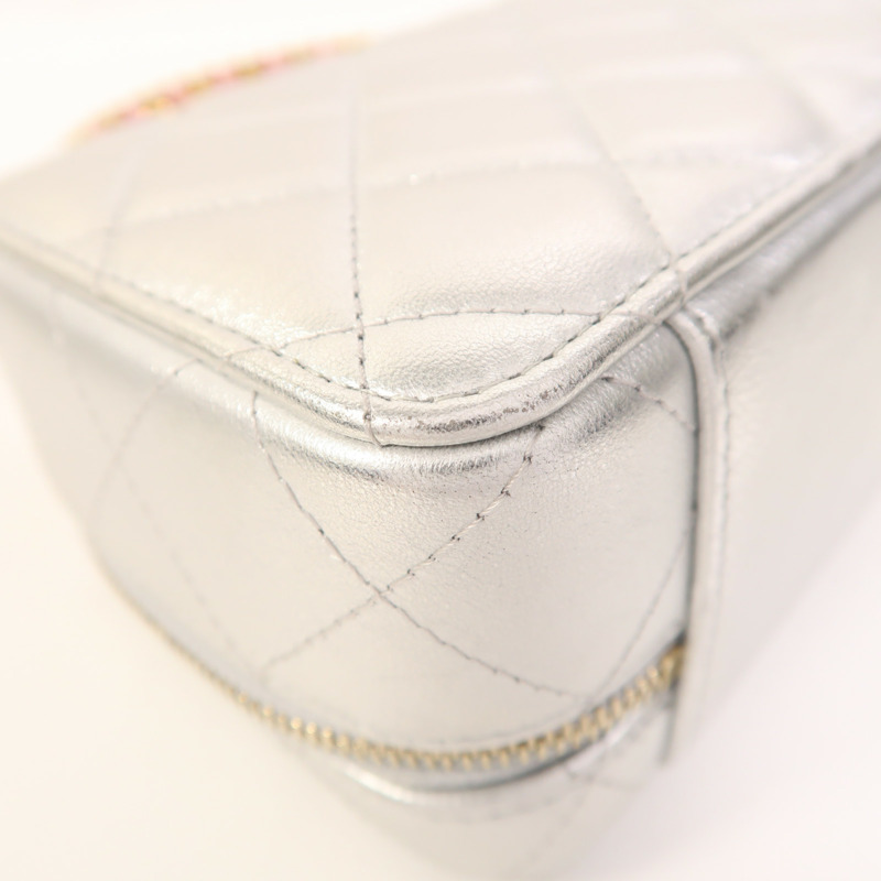 CHANEL 牛皮皮革Vanity Case金扣鏈帶手挽肩背兩用袋-13