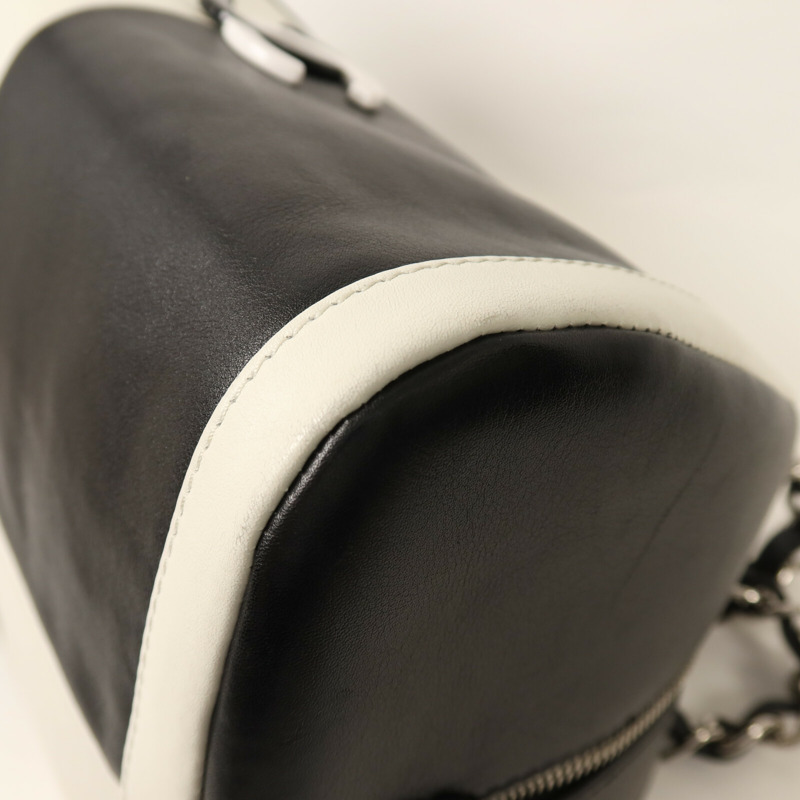 CHANEL 羊皮皮革Boston Bag銀扣鏈帶手挽袋-12