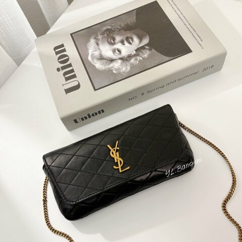 Y1977-Ysl Gaby黑羊皮金扣翻蓋小型手機手拿/斜背包