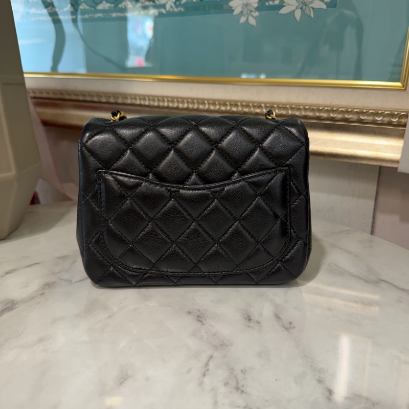 Chanel 黑羊皮菱格紋Mini Flap雙C調節金釦下蓋肩斜背口蓋包AS5758-1