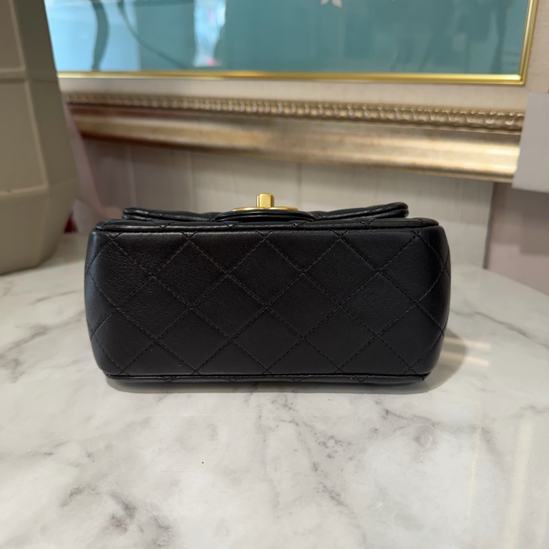 Chanel 黑羊皮菱格紋Mini Flap雙C調節金釦下蓋肩斜背口蓋包AS5758-4