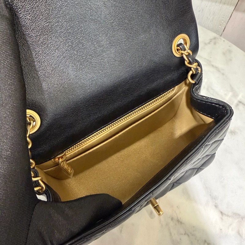 Chanel 黑羊皮菱格紋Mini Flap雙C調節金釦下蓋肩斜背口蓋包AS5758-5