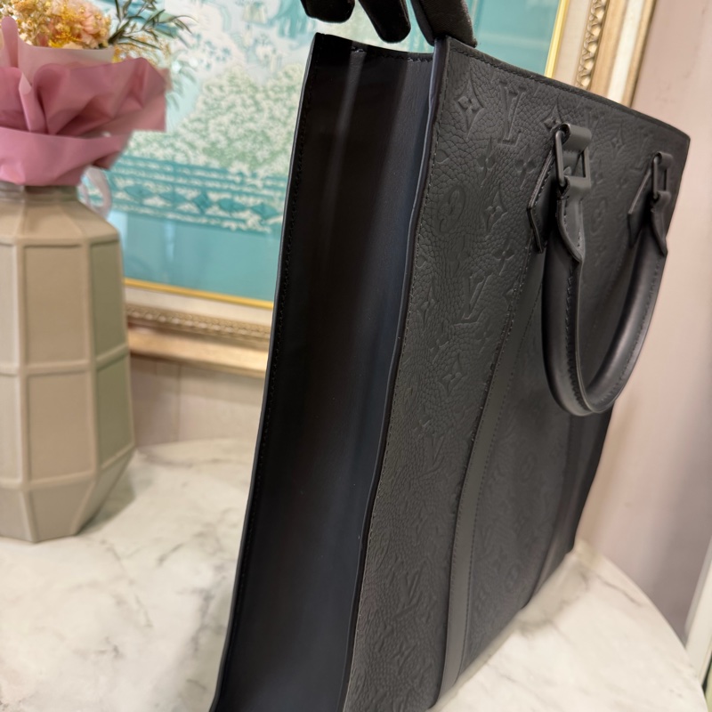 LV 黑牛皮Sac Plat NV黑釦直立式手提肩斜背包M21866-3