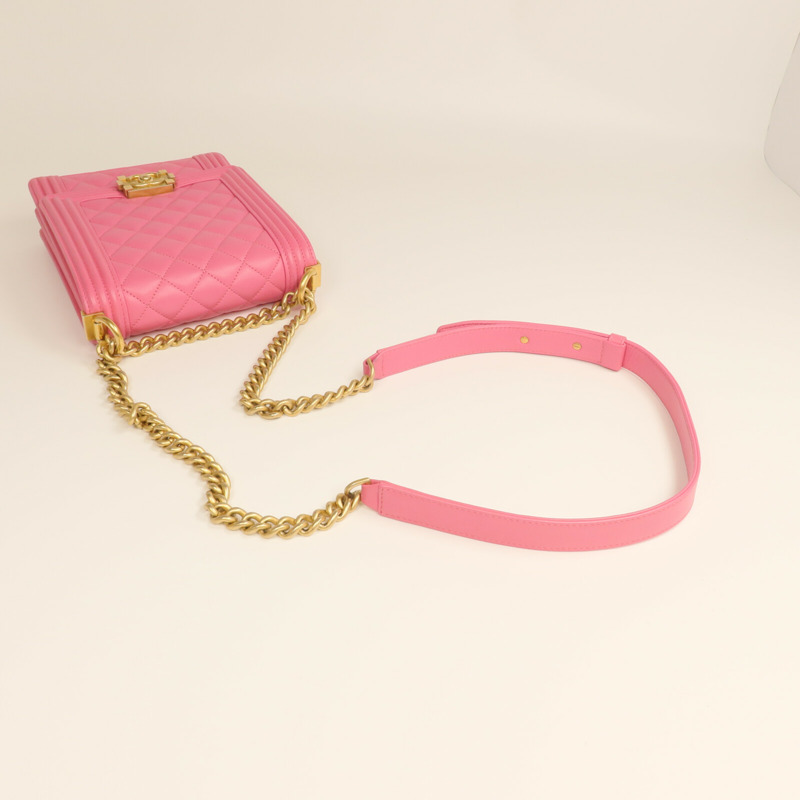CHANEL 羊皮皮革North South Boy金扣鏈帶肩背袋-4