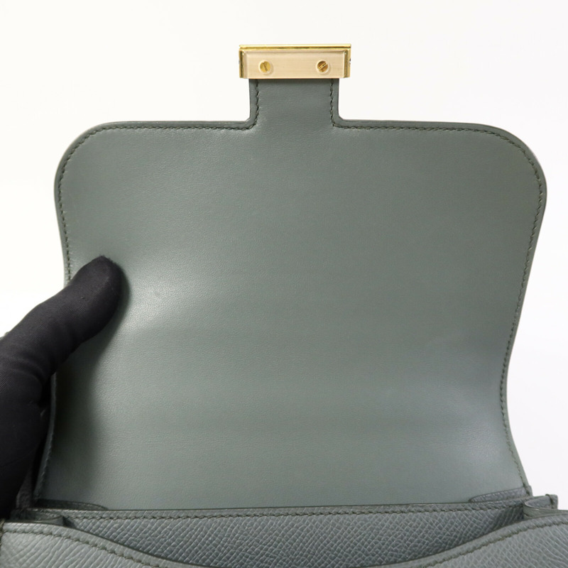 HERMES Epsom皮革Constance Mini金扣肩背袋Bleu Orage-15
