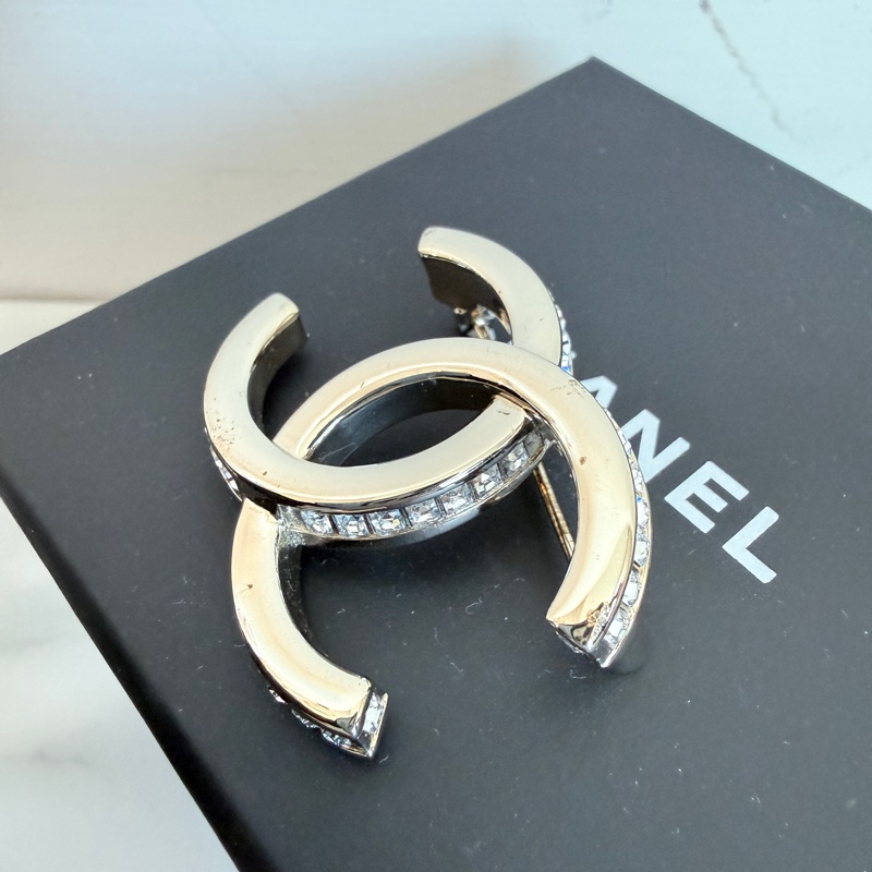 Chanel✨2023 水鑽經典胸針-1