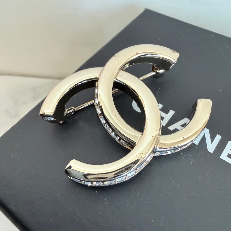 Chanel✨2023 水鑽經典胸針-3