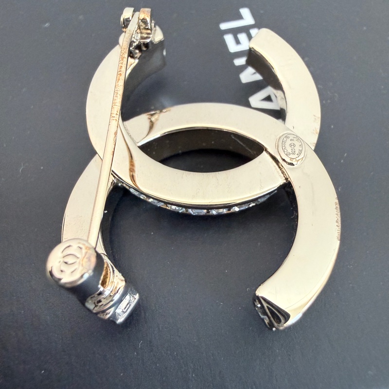 Chanel✨2023 水鑽經典胸針-6