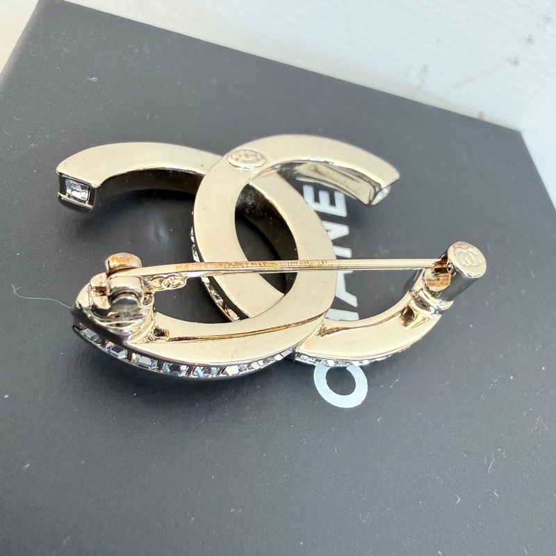 Chanel✨2023 水鑽經典胸針-8