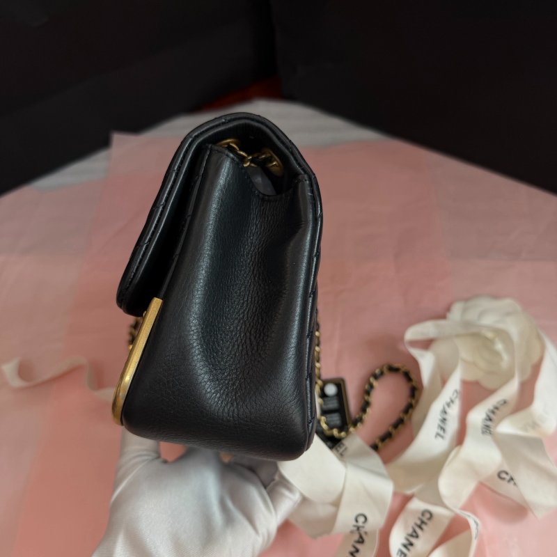 閒置新 香奈兒/Chanel 宮廷重工繫列CF黑金V紋牛皮大Mini 鏈條包-3