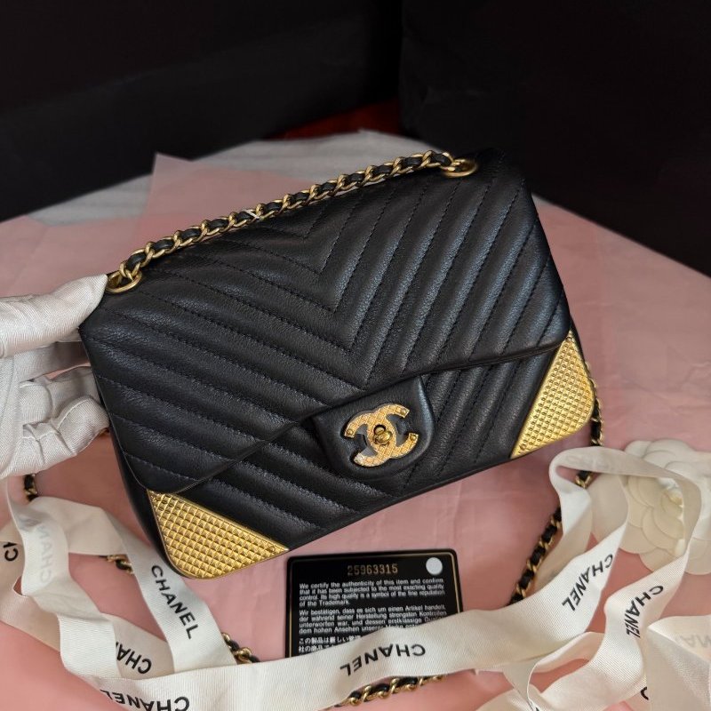 閒置新 香奈兒/Chanel 宮廷重工繫列CF黑金V紋牛皮大Mini 鏈條包-5