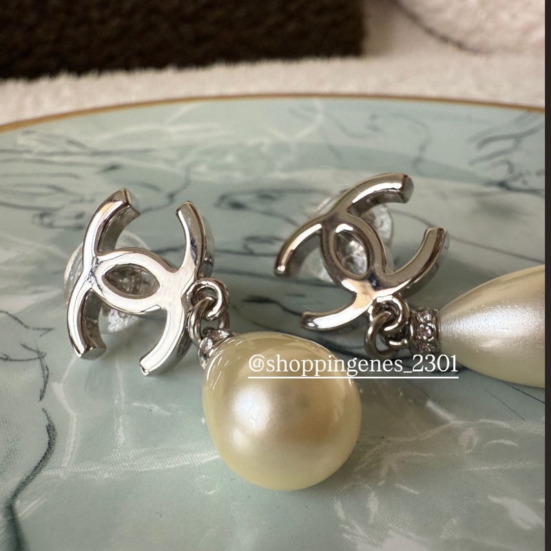香奈兒 Chanel 全新品 垂墜珍珠耳夾！夾式耳環！耳夾耳環！-3