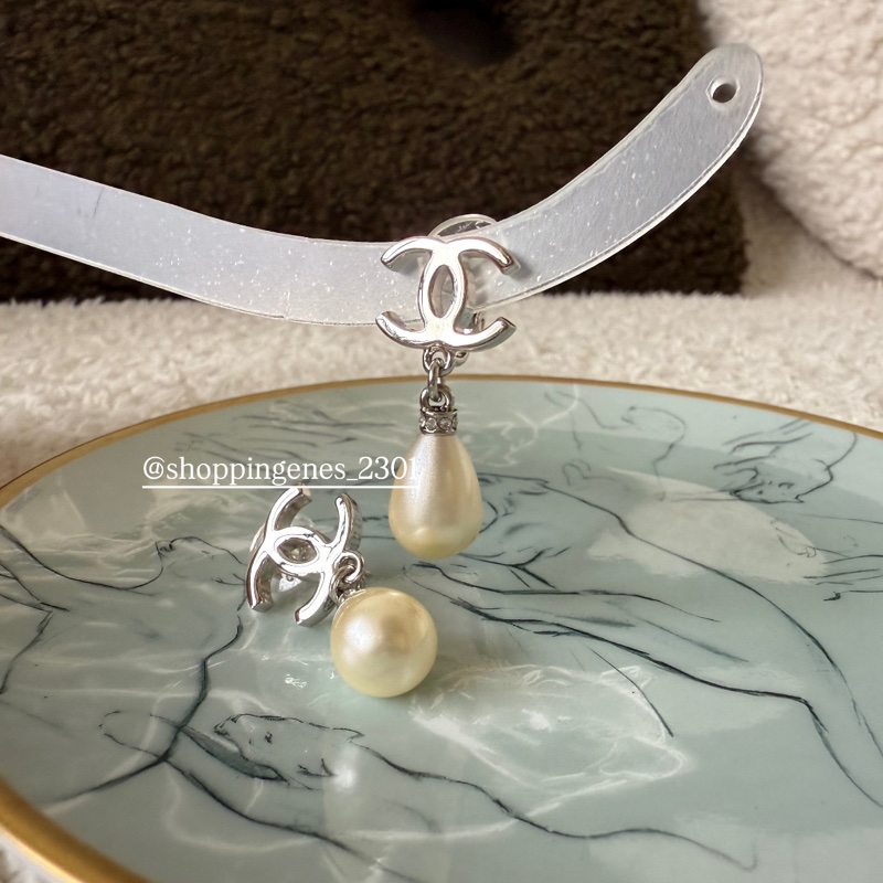 香奈兒 Chanel 全新品 垂墜珍珠耳夾！夾式耳環！耳夾耳環！-4
