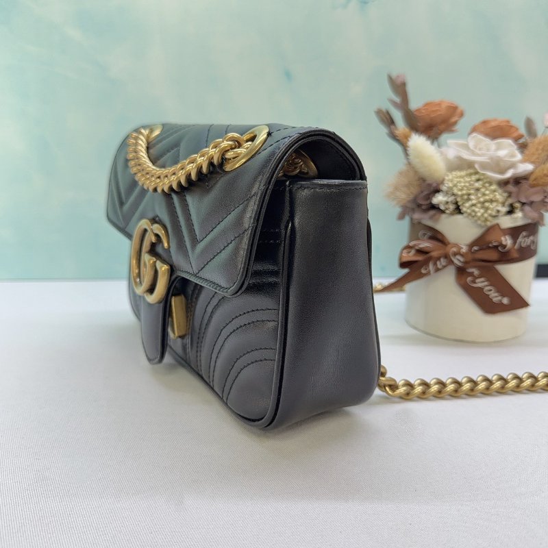 GUCCI GG Marmont小型皮革肩背包-2
