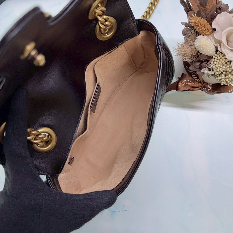 GUCCI GG Marmont小型皮革肩背包-4