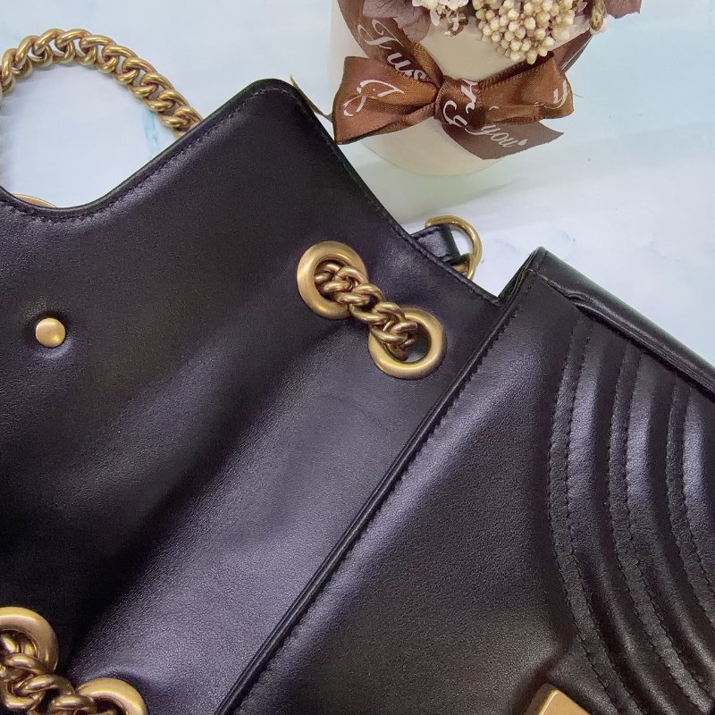 GUCCI GG Marmont小型皮革肩背包-7