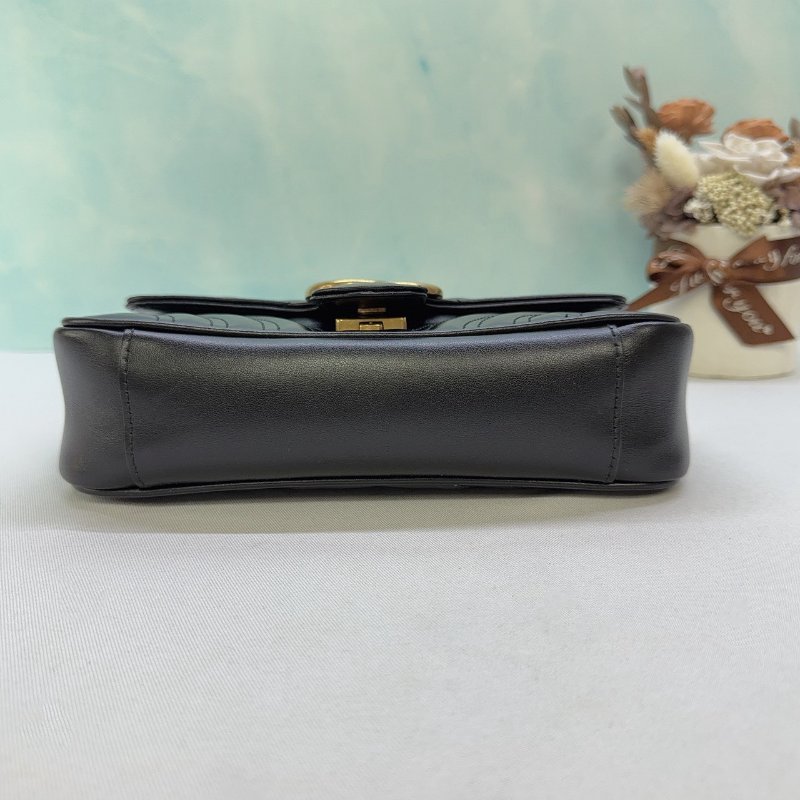 GUCCI GG Marmont小型皮革肩背包-8