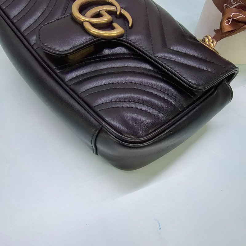 GUCCI GG Marmont小型皮革肩背包-10