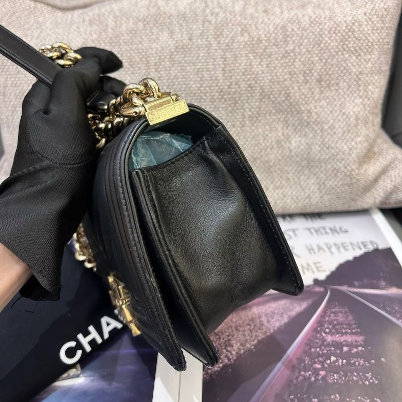 近新品 香奈兒/Chanel LEBOY小號牛皮V紋黑金鏈條肩背斜背包-2