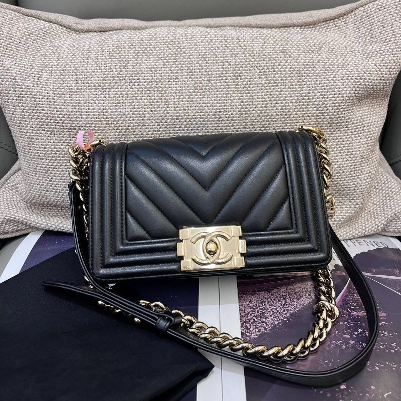 近新品 香奈兒/Chanel LEBOY小號牛皮V紋黑金鏈條肩背斜背包-5