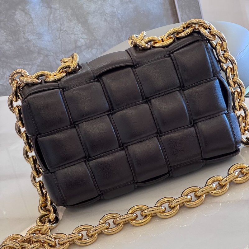 *SHIHNA名牌精品* BOTTEGA VENETA The Chain Cassette 編織小羊皮鍊帶枕頭包-6