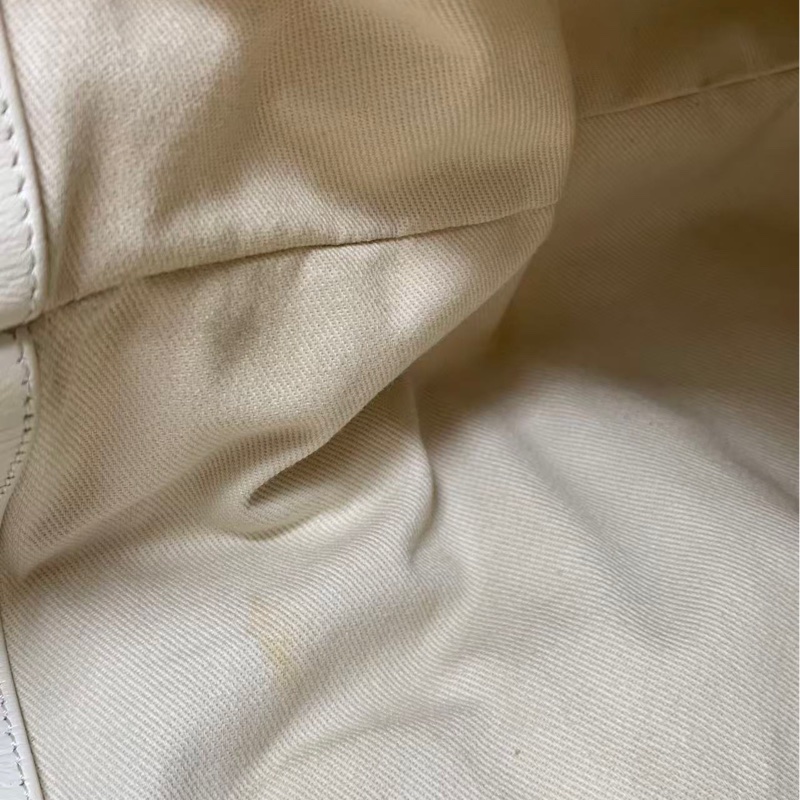 二手Chanel香奈兒白色網格拼皮購物袋 17開 ，邊角有輕微磨損，包身有輕微發黑，五金有划痕氧化，內里有點髒-8