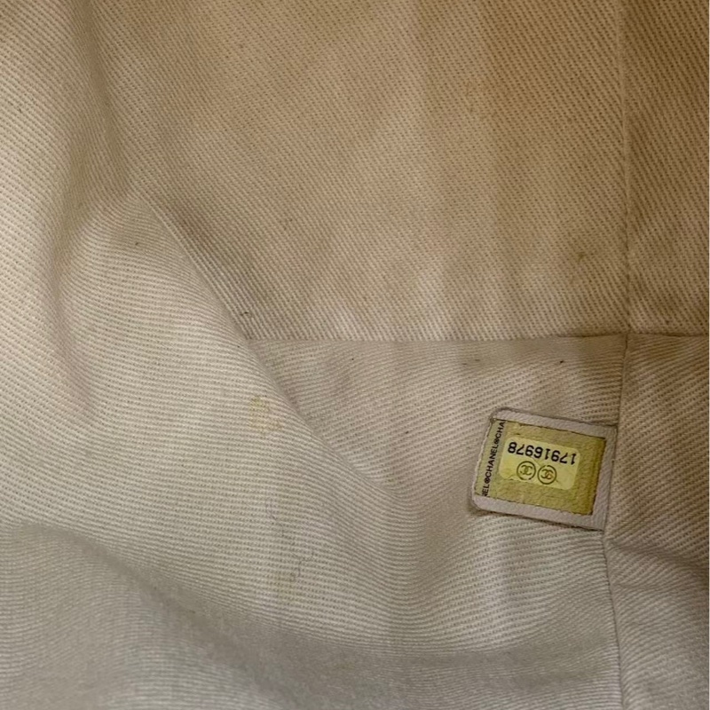 二手Chanel香奈兒白色網格拼皮購物袋 17開 ，邊角有輕微磨損，包身有輕微發黑，五金有划痕氧化，內里有點髒-9