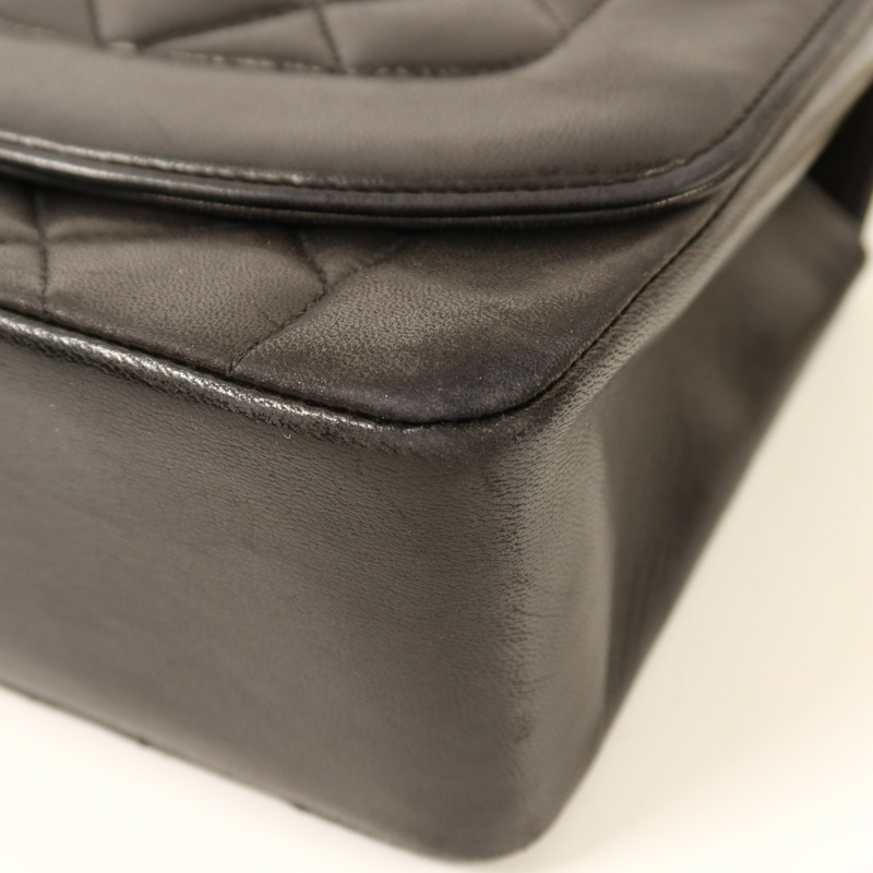 CHANEL 羊皮皮革Diana金扣鏈帶肩背袋-12