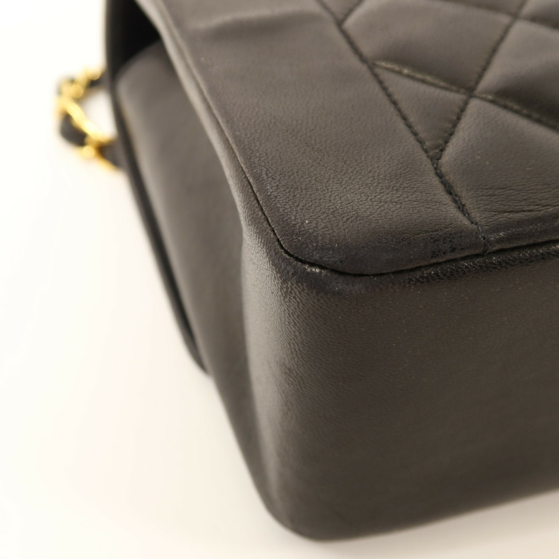 CHANEL 羊皮皮革Diana金扣鏈帶肩背袋-13