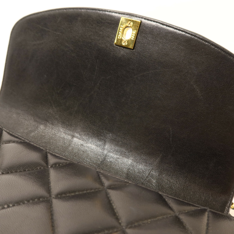 CHANEL 羊皮皮革Diana金扣鏈帶肩背袋-17