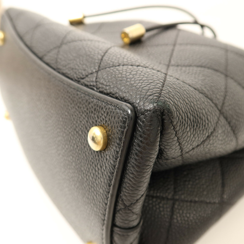 CHANEL 牛皮皮革Bucket金扣鏈帶肩背袋-11