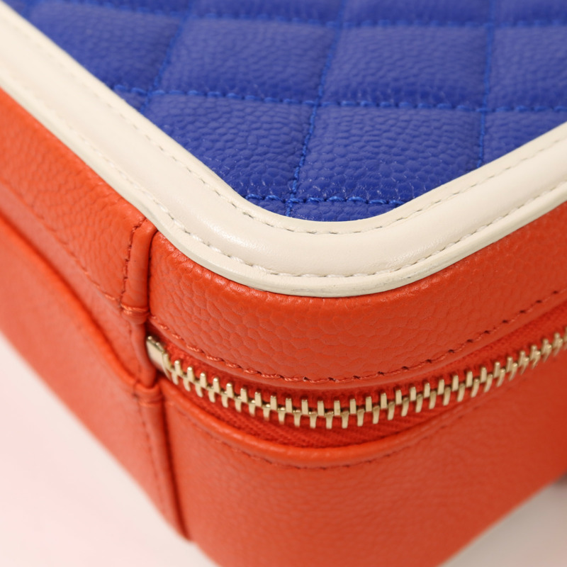 CHANEL 牛皮皮革Filigree Vanity Case Small金扣鏈帶手挽肩背兩用袋-12